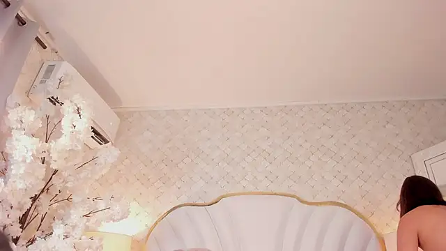 Snapshot of Lauuu2007 chatting on December 2025 08:39:02 PM Lauuu2007 online show from December 2025 08:39:02 PM