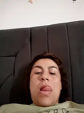 Snapshot of vanessa-titisM chatting on April 2026 04:37:02 PM vanessa-titisM online show from April 2026 04:37:02 PM