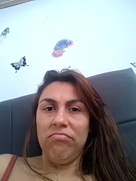 Snapshot of vanessa-titisM chatting on April 2026 03:06:01 PM vanessa-titisM online show from April 2026 03:06:01 PM