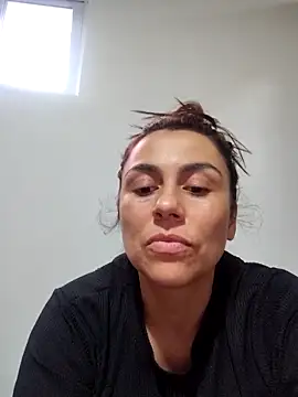 Snapshot of vanessa-titisM chatting on April 2026 10:26:02 PM vanessa-titisM online show from April 2026 10:26:02 PM