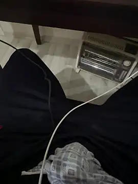 Snapshot of LAZ3R1 chatting on December 2025 10:27:02 PM LAZ3R1 online show from December 2025 10:27:02 PM