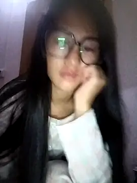 luy-xinh02 online show from October 2025 05:33:01 PM