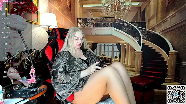 Nina Devillle online show from May 2026 01:55:01 AM
