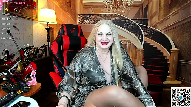 Nina Devillle online show from June 2026 01:02:02 PM