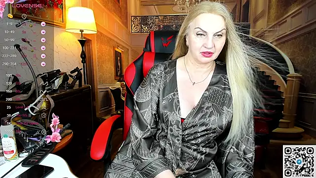 Nina Devillle online show from June 2026 12:24:01 AM
