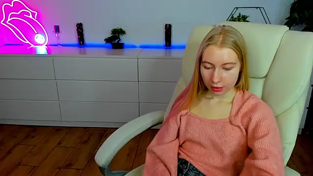 Alina Blonde online show from November 2025 06:35:01 AM