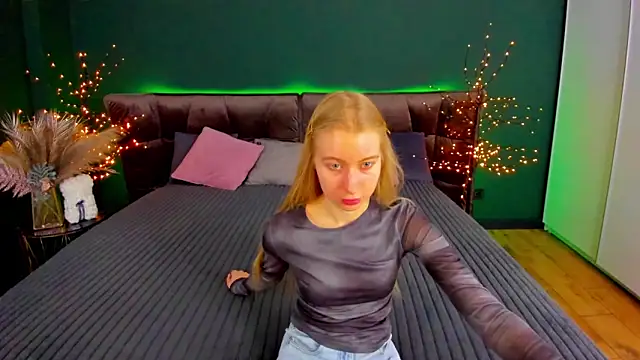 Alina Blonde online show from November 2025 06:35:02 AM