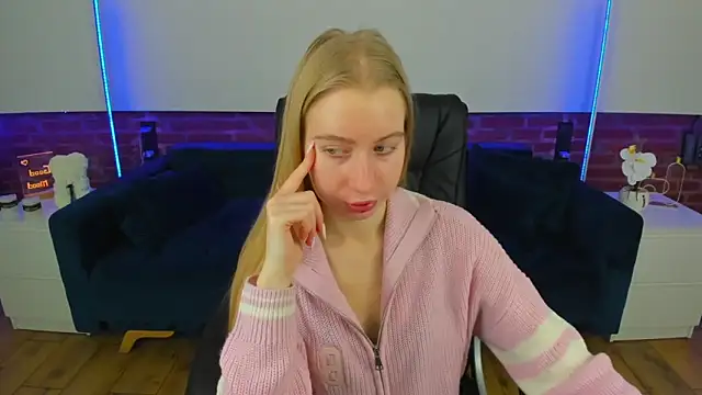 Alina Blonde online show from February 2026 07:04:01 AM