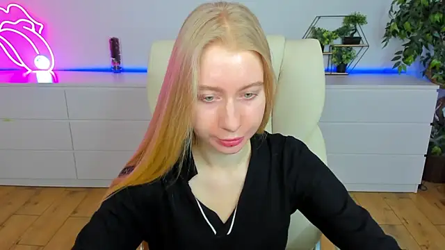 Alina Blonde online show from February 2026 06:35:02 AM