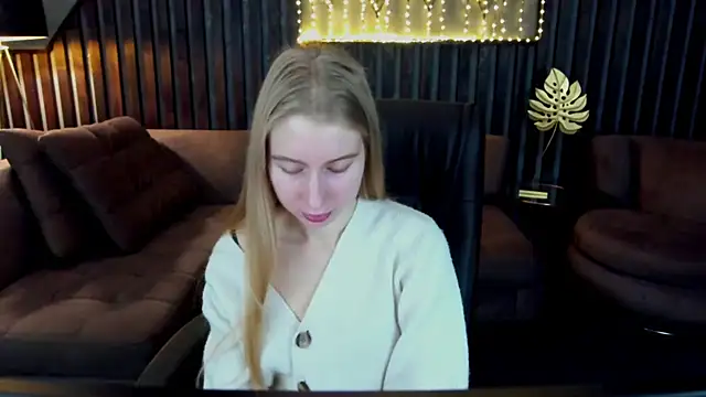 Alina Blonde online show from April 2026 05:38:01 AM