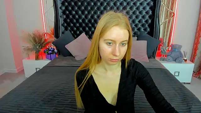 Alina Blonde online show from April 2026 01:41:02 PM