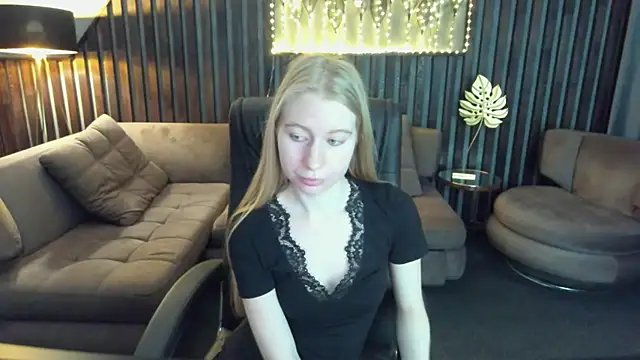 Alina Blonde online show from May 2026 02:56:01 PM