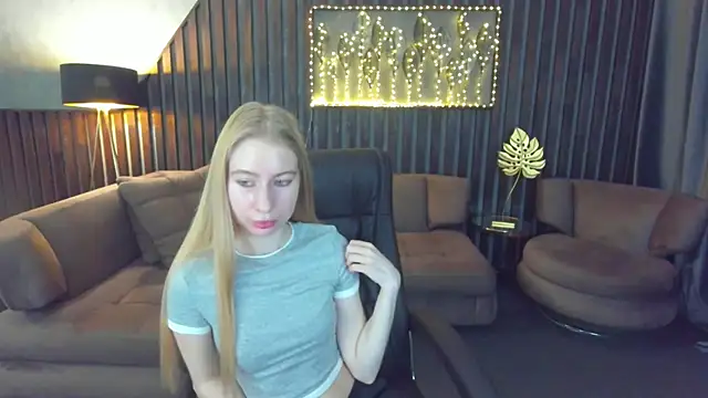 Alina Blonde online show from May 2026 05:34:01 AM