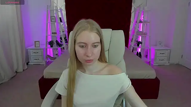 Alina Blonde online show from July 2026 10:39:01 AM