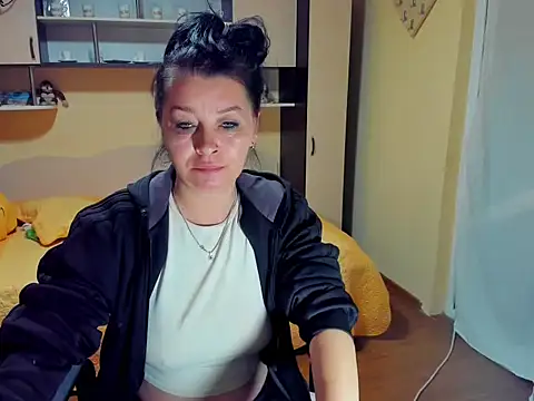 Soffy Skye online show from April 2026 05:00:02 AM
