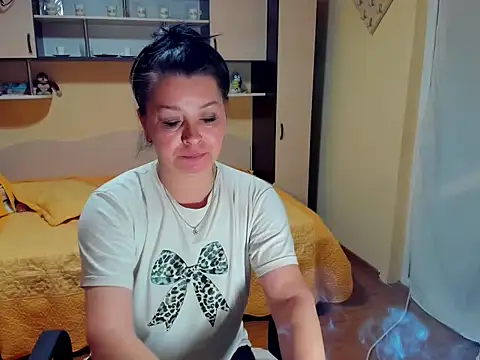 Soffy Skye online show from April 2026 05:03:01 AM