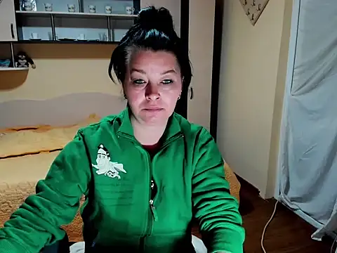 Soffy Skye online show from May 2026 04:51:01 AM