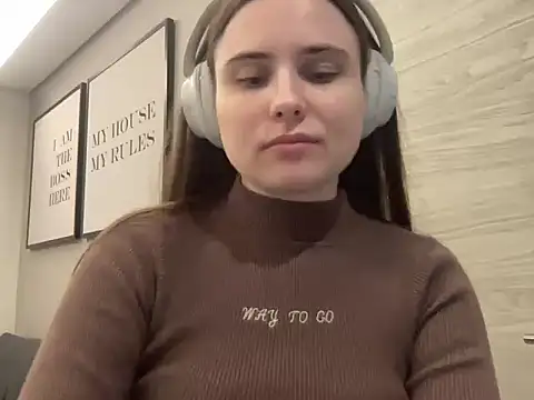 Snapshot of Olyshaa chatting on July 2026 09:14:01 PM Olyshaa online show from July 2026 09:14:01 PM