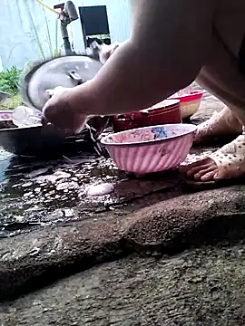 Lauraa-a online show from October 2025 11:15:01 PM