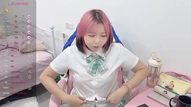 Snapshot of piffydream chatting on October 2025 11:23:02 AM piffydream online show from October 2025 11:23:02 AM