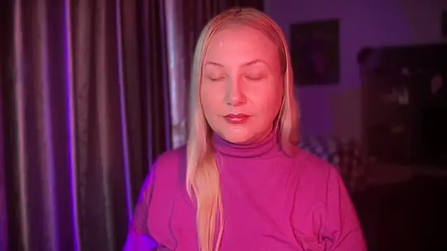 BikiHellena online show from December 2025 07:37:01 AM