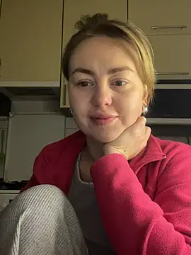 Snapshot of MartaLuna_ chatting on February 2026 08:08:02 PM MartaLuna online show from February 2026 08:08:02 PM