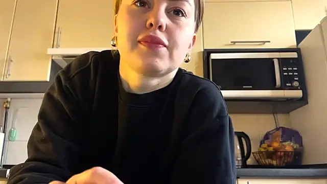 Snapshot of MartaLuna_ chatting on March 2026 10:43:01 AM MartaLuna online show from March 2026 10:43:01 AM