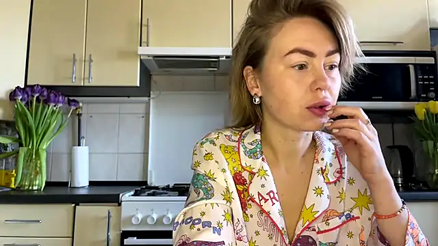 Snapshot of MartaLuna_ chatting on March 2026 08:41:02 AM MartaLuna online show from March 2026 08:41:02 AM