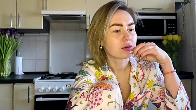 Snapshot of MartaLuna_ chatting on March 2026 11:16:02 AM MartaLuna online show from March 2026 11:16:02 AM