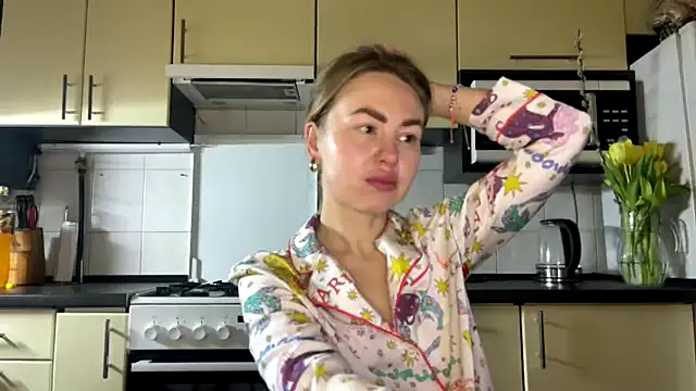 Snapshot of MartaLuna_ chatting on March 2026 09:21:01 PM MartaLuna online show from March 2026 09:21:01 PM