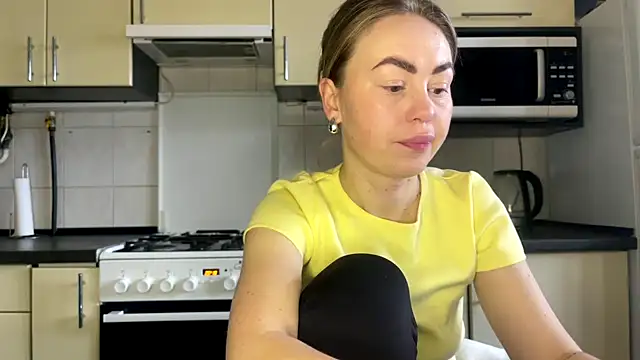 Snapshot of MartaLuna_ chatting on March 2026 09:45:01 AM MartaLuna online show from March 2026 09:45:01 AM