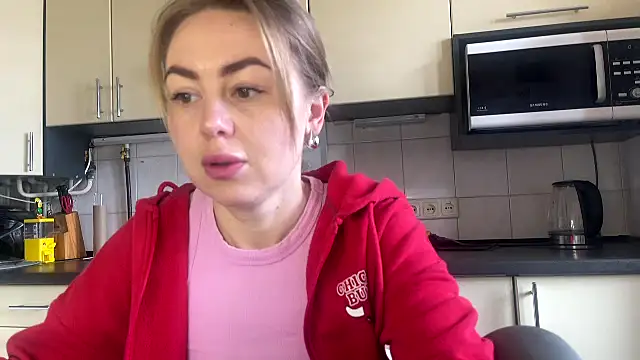 Snapshot of MartaLuna_ chatting on March 2026 11:15:02 AM MartaLuna online show from March 2026 11:15:02 AM