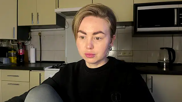 Snapshot of MartaLuna_ chatting on March 2026 03:28:01 PM MartaLuna online show from March 2026 03:28:01 PM