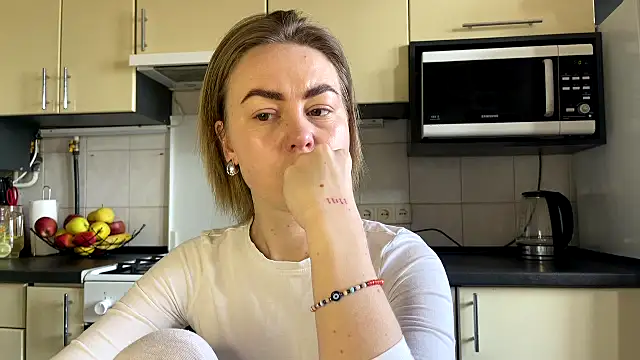 Snapshot of MartaLuna_ chatting on March 2026 10:15:02 AM MartaLuna online show from March 2026 10:15:02 AM