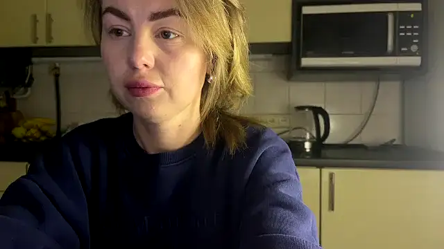 Snapshot of MartaLuna_ chatting on April 2026 07:36:01 PM MartaLuna online show from April 2026 07:36:01 PM