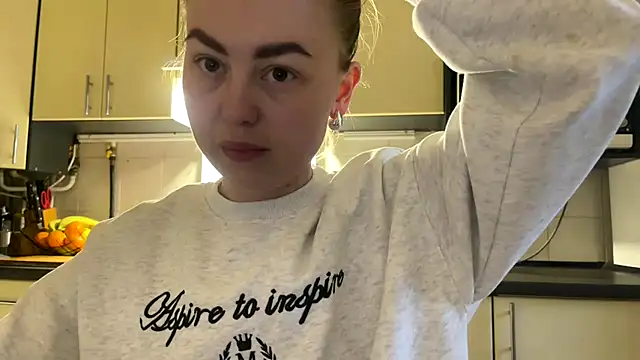 Snapshot of MartaLuna_ chatting on April 2026 03:50:02 PM MartaLuna online show from April 2026 03:50:02 PM