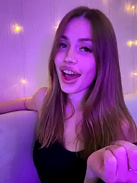 Elizabeth Tay online show from November 2025 05:23:02 PM