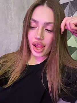 Elizabeth Tay online show from March 2026 06:33:01 PM