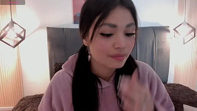 Evaa rosee  online show from October 2025 12:24:02 PM