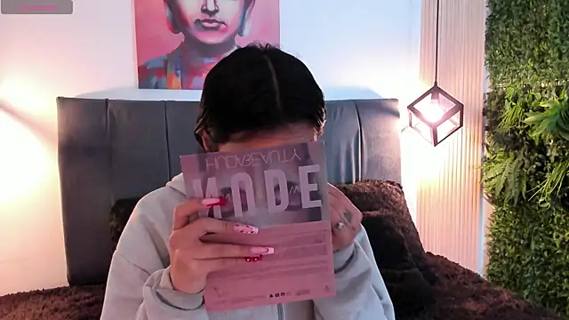 Evaa rosee  online show from October 2025 11:54:02 AM