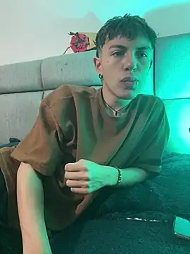 NaytonFreeman online show from February 2026 12:20:01 PM