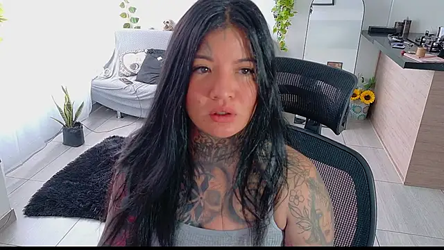 Snapshot of Unatatuada chatting on October 2025 01:07:01 PM Unatatuada online show from October 2025 01:07:01 PM