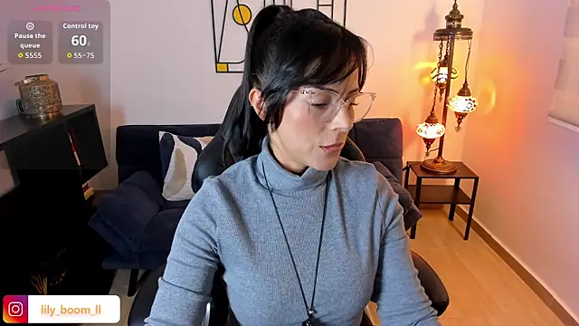 Lyliboomm online show from November 2025 09:58:01 PM