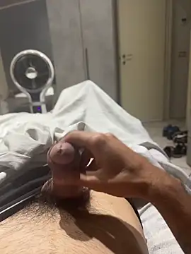 alexbergo87 online show from September 2025 08:31:01 PM