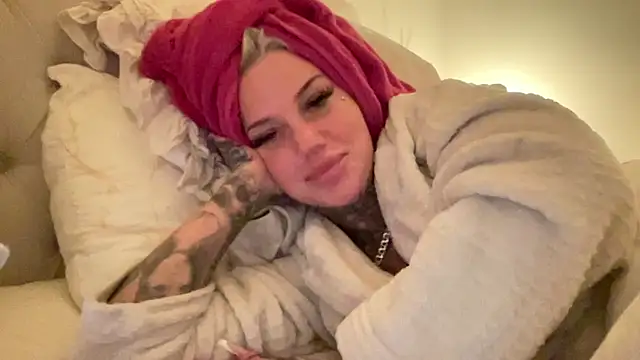 Snapshot of paulinaalatalo chatting on February 2026 07:51:02 PM paulinaalatalo online show from February 2026 07:51:02 PM