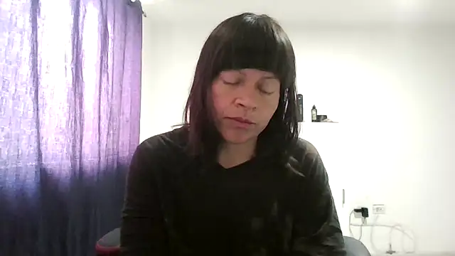 adri89-g online show from June 2026 03:45:01 PM