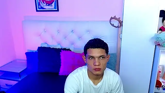 Snapshot of EL_VENEZOLANO_22CM chatting on September 2025 06:00:01 PM EL VENEZOLANO 22CM online show from September 2025 06:00:01 PM