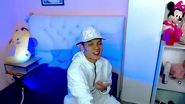 Snapshot of EL_VENEZOLANO_22CM chatting on October 2025 07:33:01 PM EL VENEZOLANO 22CM online show from October 2025 07:33:01 PM