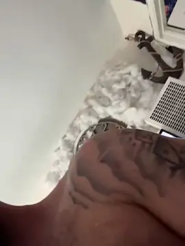 Snapshot of skip69xxx chatting on November 2025 07:08:02 AM skip69xxx online show from November 2025 07:08:02 AM