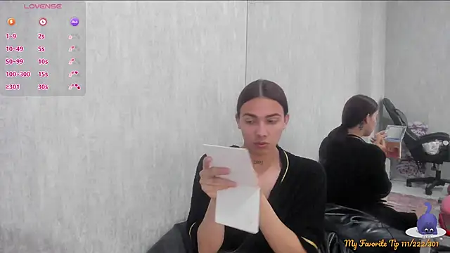 Almaazz online show from November 2025 07:23:01 PM